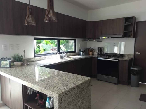 Casa En Privada En Playa Del Carmen