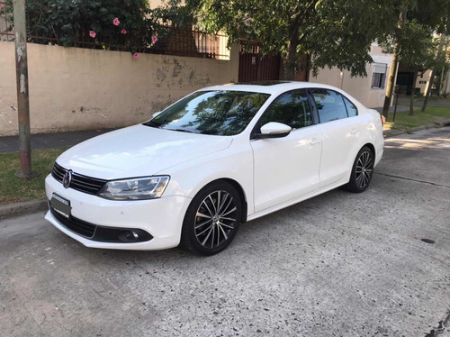 Imagen 2 de 12 de Volkswagen Vento 2.0 Sportline Tsi 200cv Dsg 2014