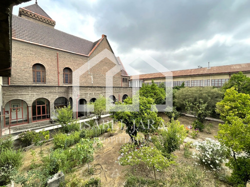 Formidable Monasterio Francés En Arriendo - Ñuñoa