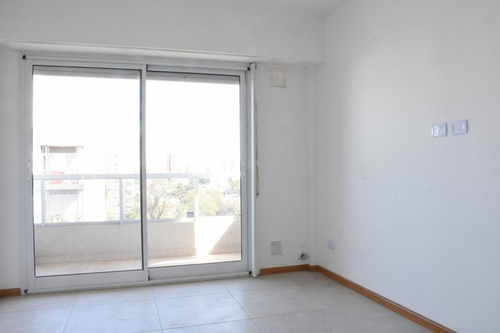 Imagen 2 de 13 de Moderno Semipiso 3 Ambientes A Estrenar En El Centro De Case