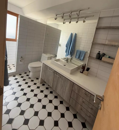 Departamento En Venta De 2 Dorm. En Vitacura