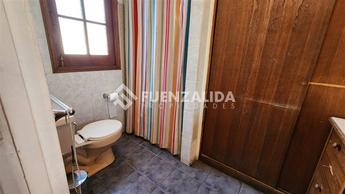 Casa En Venta De 5 Dorm. En Ñuñoa