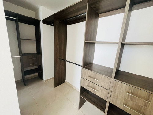 Estrena Casa En Zibatá, Club De Golf - 4ta Recamara En Pb Con Baño Completo