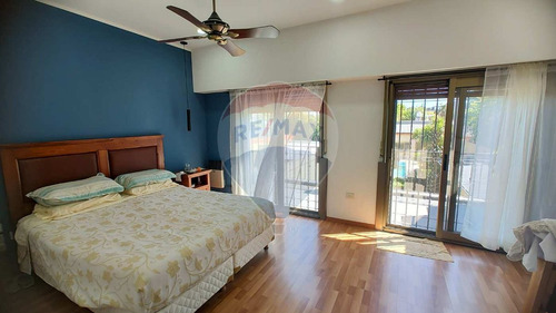 Venta 6 Amb Con Piscina Y Quincho - Campana Centro