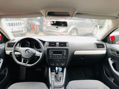 Imagen 10 de 13 de Volkswagen Jetta (a6) 2015 Trendline