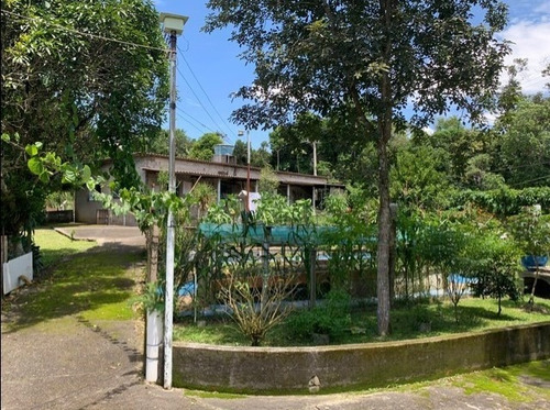 Lindo Sitio Para Lazer Rodeado De Natureza