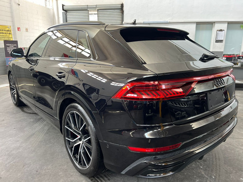 Audi Q8 S Line 2021
