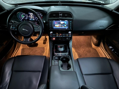 Imagem 15 de 24 de Jaguar Xe Pure