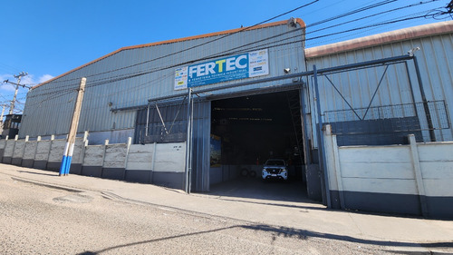 Local En Inmejorable Ubicación (v. Jara Con Iquique)