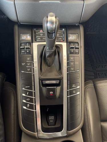 2015 Porsche Macan Turbo 3.6l V6 Awd