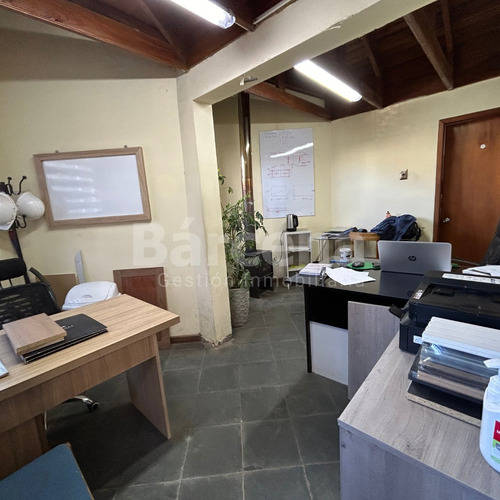 Arrienda Amplio Galpón Con Oficinas, Concepción.