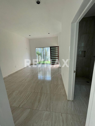 Casa En Venta En Morelos, Otilio Montaño, Cuautla
