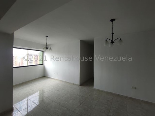 Imagen 3 de 14 de Karen Freites Rentahouse Mp 22f7585 Valles De Camoruco