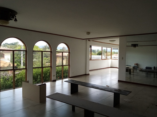 Alquiler De Hermosos Y Amplios Apartamentos