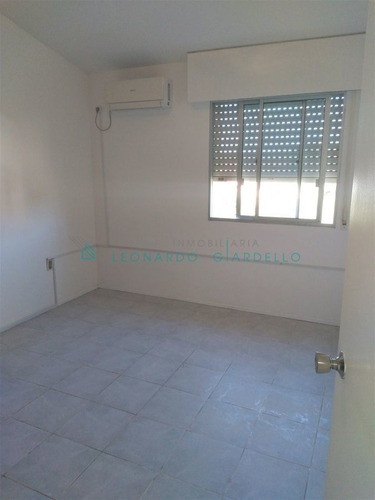 Imagen 15 de 20 de Carmelo | Vivienda A Metros De La Rambla