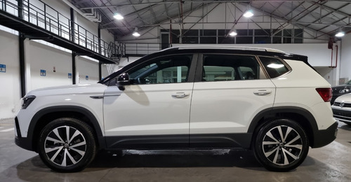 Imagen 4 de 25 de Volkswagen Taos Highline 0km Bitono My23 Inmediata