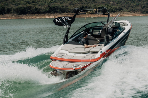 Lancha Ventura 220 Surf 2025 Wake Masterboat Malibu