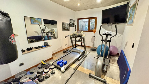 Excelente Casa Mediterránea Ubicada En Los Trapenses