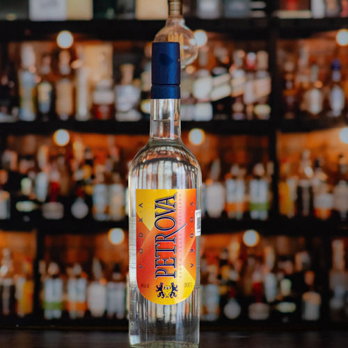 Vodka Petrova 1lt - Sabor Suave Y Refinado