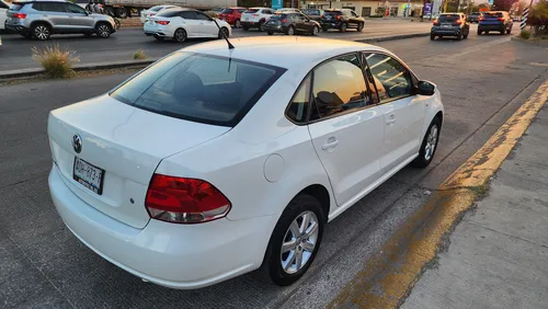 Volkswagen Vento 1.6 Highline Mt