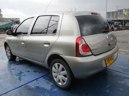 Renault Clio Style 1200cc Mt Aa