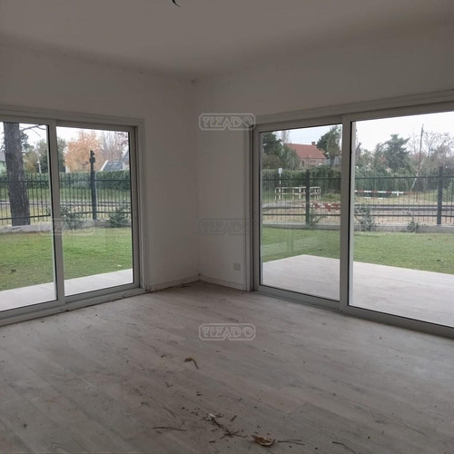 Departamento En Venta En Zug Caamaño, La Lonja, Pilar