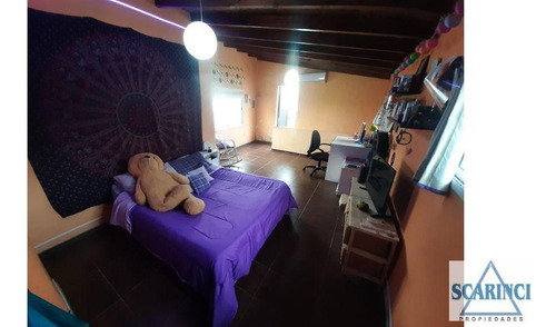 Padre Silberman Al 1300 - S. Lugares.- Casa Ideal Para 2 Familias.