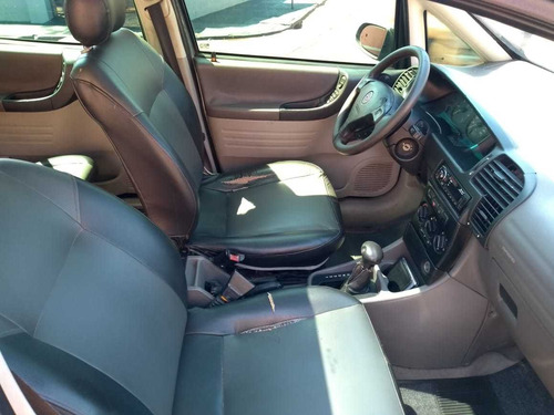 Imagem 4 de 9 de Chevrolet Zafira 2002 2.0 8v 5p