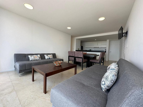Habitación Con Baño Privado En Renta, En Zibatá, Querétaro