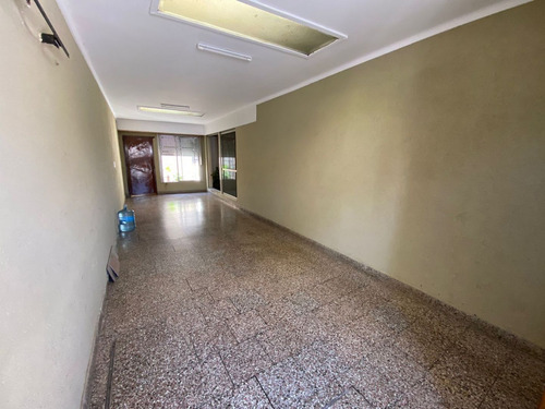 Casa En Venta En Lobos