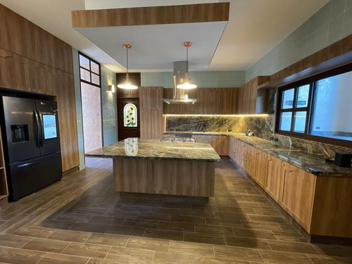 Casa En Venta Merida, Temozon Norte En Privada, Mod. Aurora, Entrega Inmediata.
