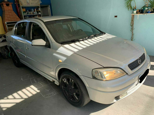 Imagem 4 de 15 de Chevrolet Astra 2.0 Expression 4p