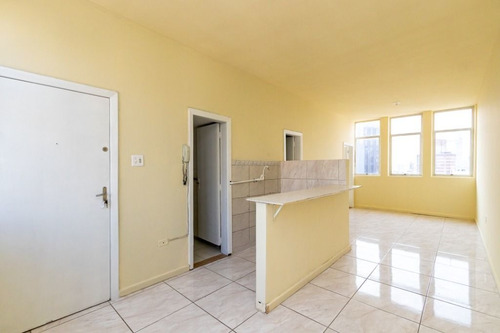 Imagem 4 de 21 de Apartamento Com 1 Dormitório, 50 M² - Venda Por R$ 175.000,00 Ou Aluguel Por R$ 850,00/mês - Centro - Curitiba/pr - Ap0611