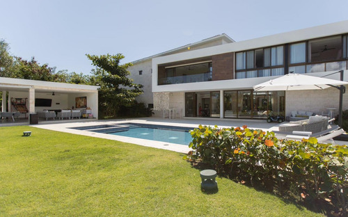 Villa En Las Lagunas 9 Disponible Para Venta Y Alquiler Largo Plazo