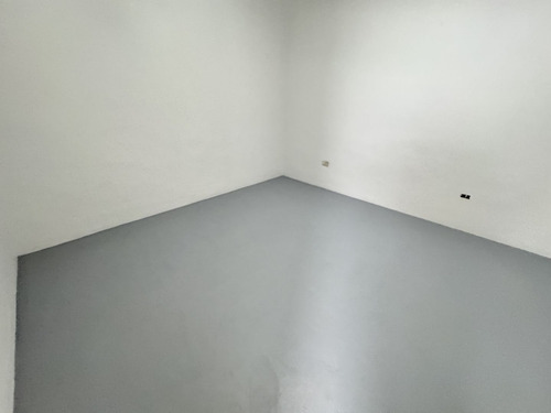 Venta De Local Con Vivienda En Flores
