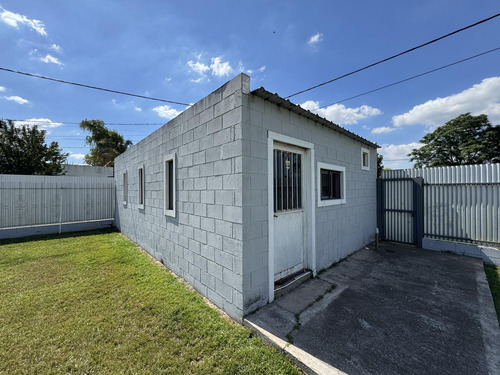 Venta Casa 3 Dormitorios En La Carolina Calle La Yerra