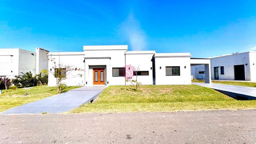 Casa En Venta En Altos De Campo Grande, Pilar, G.b.a. Zona Norte