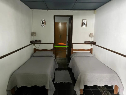 Excelente Posada En Venta En Ismael Cortinas, Flores.