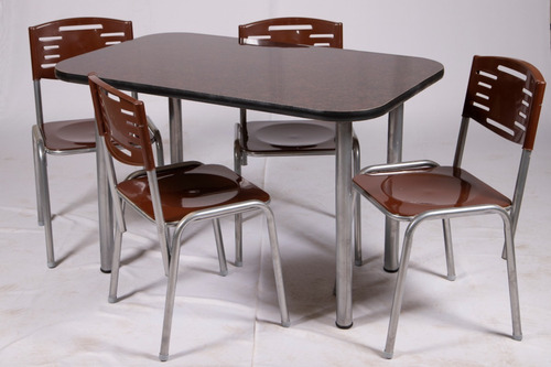 Silla Apilable Con Respaldo Y Asiento De Polipropileno