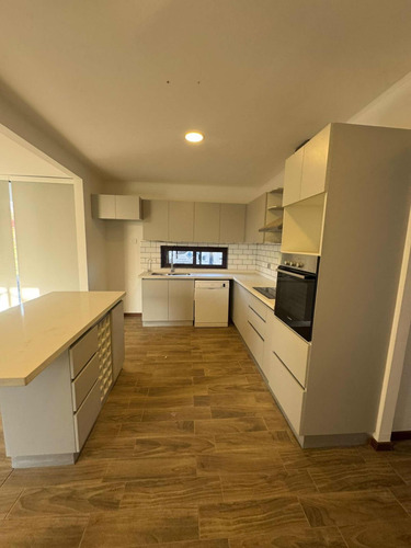 Amplia Y Moderna Casa 4d Y 3b En 5000 M2