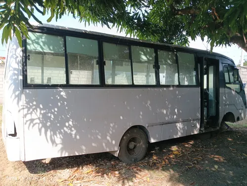 Ojo Vendo Carrocería Nkr Año 2007 Tiene Chasis Dada De Baja