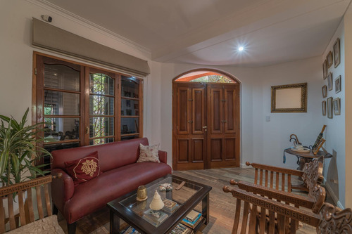 Casa De 4 Ambientes En Venta - Saavedra