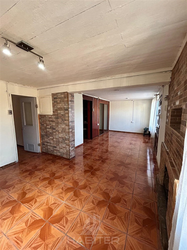 Casa En Venta De 3 Dorm. En Curicó