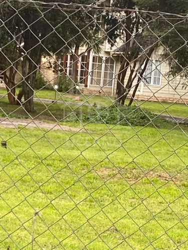 Exclusiva Casa En Parcela Con Rio 6d/3b