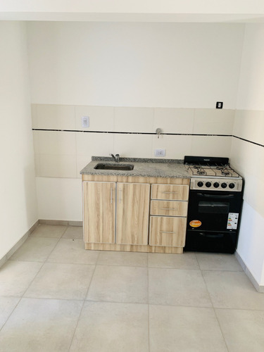 Imagen 4 de 11 de Departamento Semipiso De 2 Ambientes En Banfield