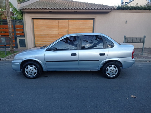 Chevrolet Corsa Classic 1.6 Gl Aa 4P