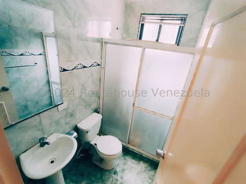 Apartamento En Venta Con Excelente Comodida Las Chimeneas 24-24487