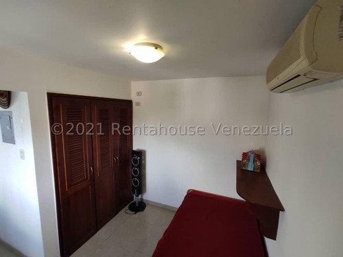Imagen 27 de 30 de Apartamentos En Venta En Av Los Leones Barquisimeto, Lara 22-9974 Romer Gonzalez Profesional Inmobiliario Renta House