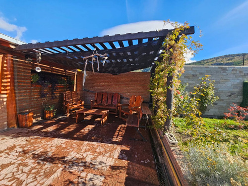 Casa De 2 Dormitorios C/quincho En Esquel-chubut-