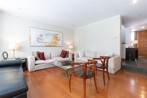 Casa En Arriendo De 5 Dorm. En Las Condes